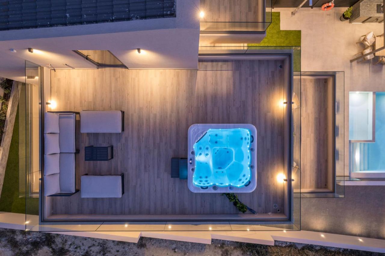 Villa Ekphrasis With Sea View And Jacuzzi Ravdhoúkha Екстериор снимка