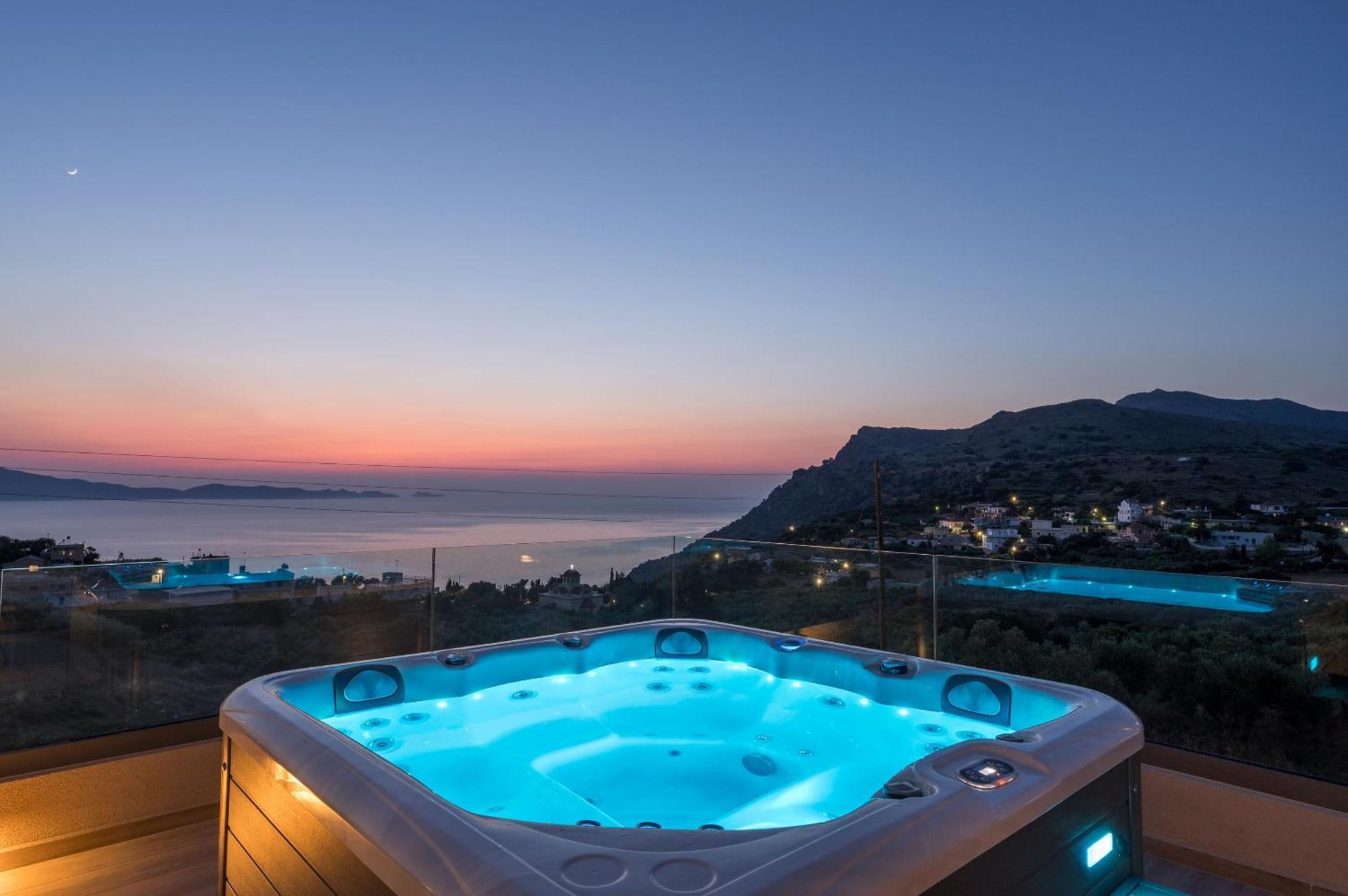 Villa Ekphrasis With Sea View And Jacuzzi Ravdhoúkha Екстериор снимка