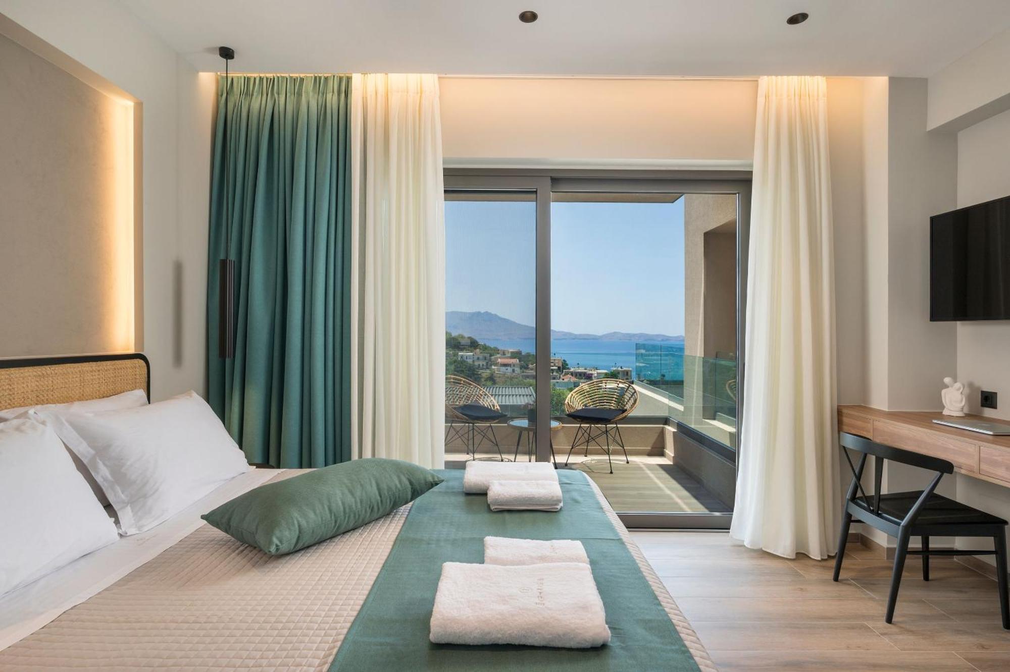 Villa Ekphrasis With Sea View And Jacuzzi Ravdhoúkha Екстериор снимка