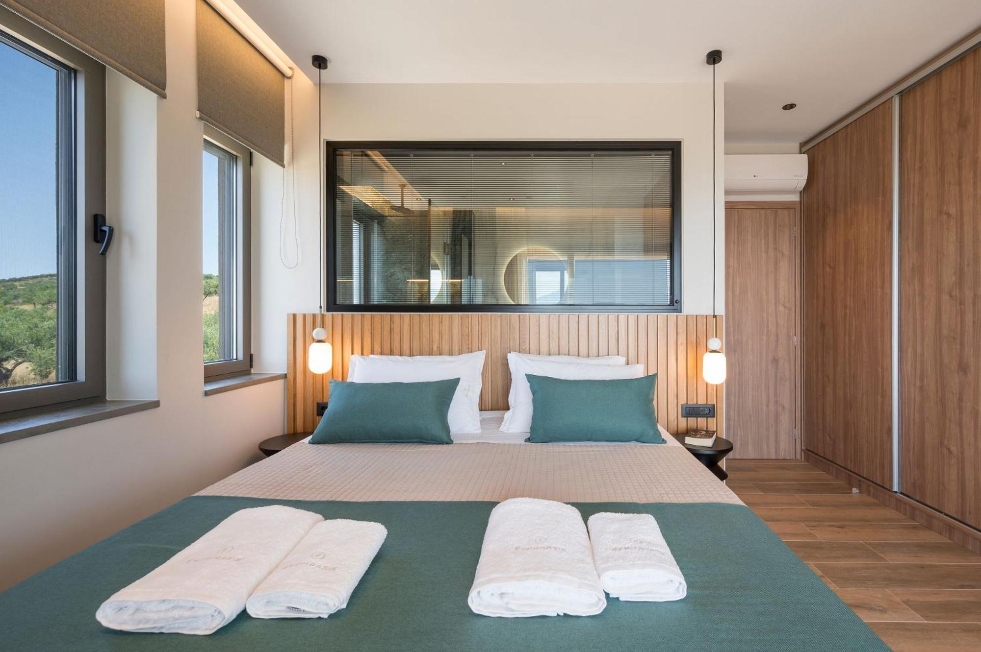 Villa Ekphrasis With Sea View And Jacuzzi Ravdhoúkha Екстериор снимка